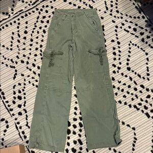 American Eagle Outfitters Women's Green Wide Leg Cargo Pants